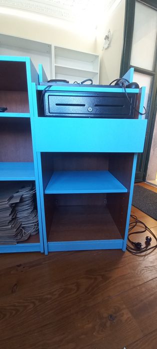 Balcão, bancada, apoio, atendimento. Loja ou comércio