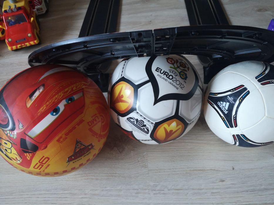 Trzy piłki Auta, Adidas, Euro 2012