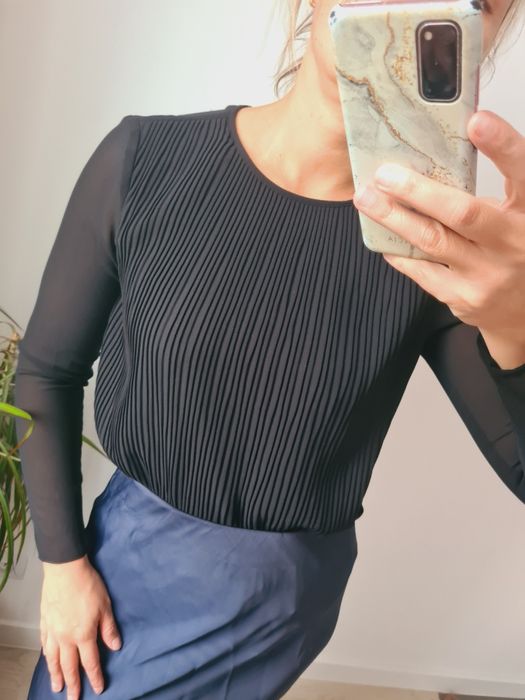 Czarna bluzka z plisowanej tkaniny Michael Kors