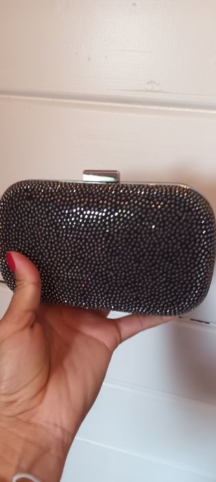 Carteira Clutch com pontos de brilhos