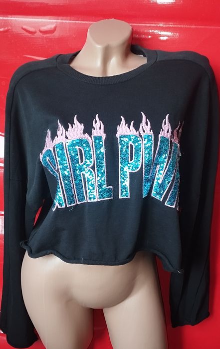Трендовый свитшот H&M Divided GIRL PWR M – идеальное состояние
Свит