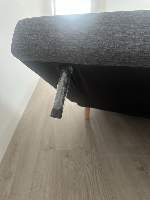 Sofá Cama com duas almofadas