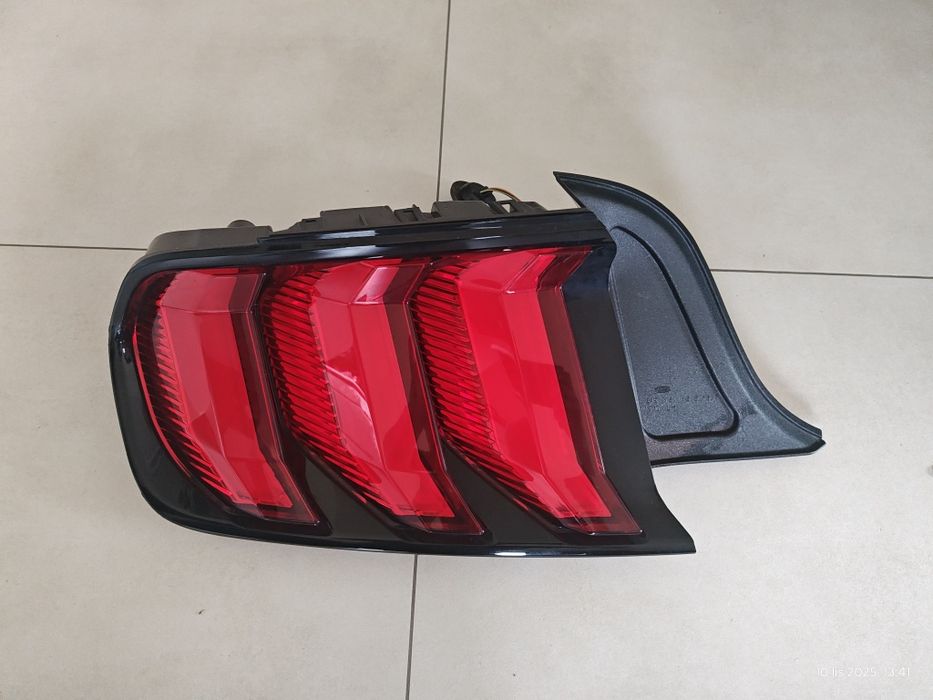 Lampa tylna lewa Ford Mustang, stan bdb. wersja USA
