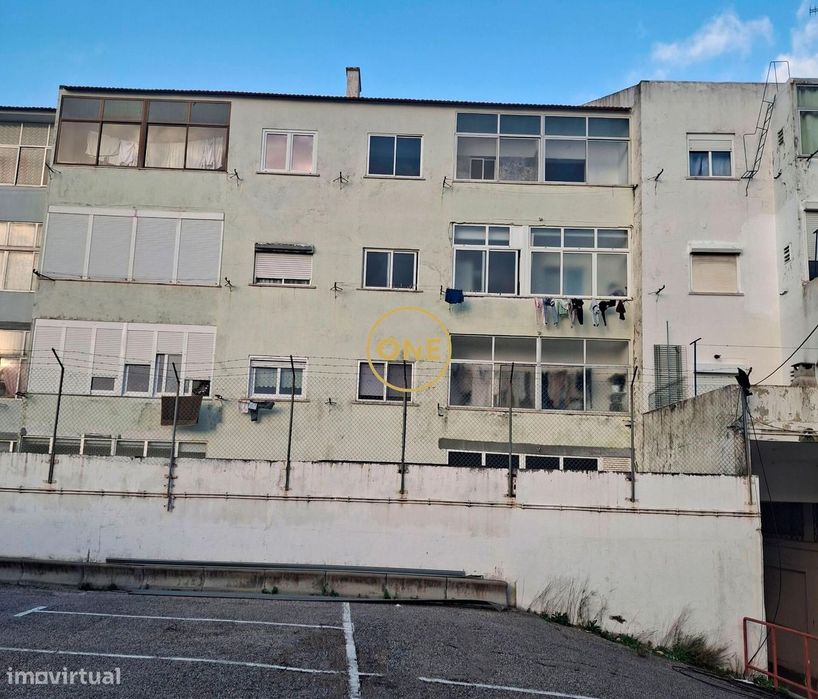 Apartamento T2 no Fogueteiro, Amora – 4º Andar com Excelentes Áreas