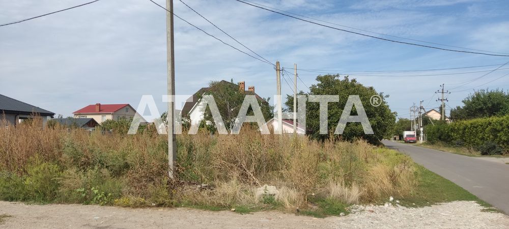 Угловой участок в застроенном районе. Рядом дома. Фонтанка, Тенистая