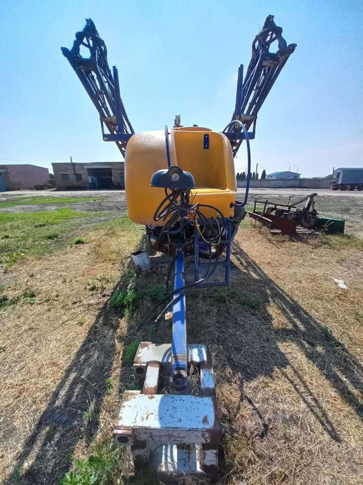 Продам польовий оприскувач.   Caruella OLYMPIA