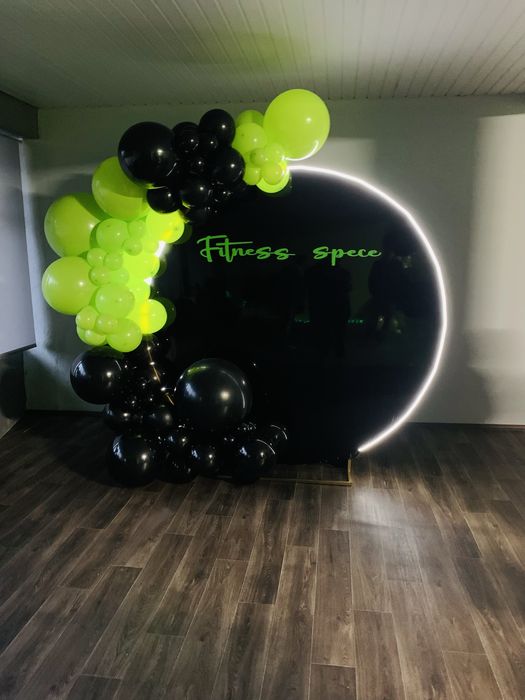 Фотозона,каркас,баннер,неоновые цифры в аренду.Оформление шарами.