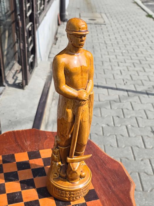 Stara duża ceramiczna figurka Górnik KWK Powstańców Śląskich