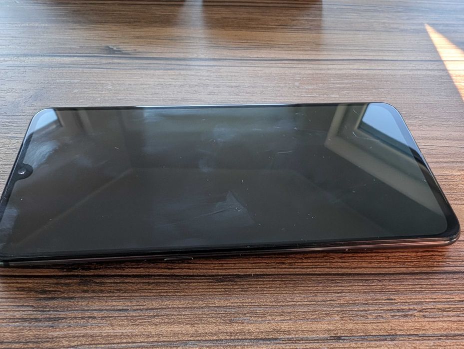 Smartfon Xiaomi mi 9 LTE czarny 6/64GB NFC potrójny aparat 8 rdzeni