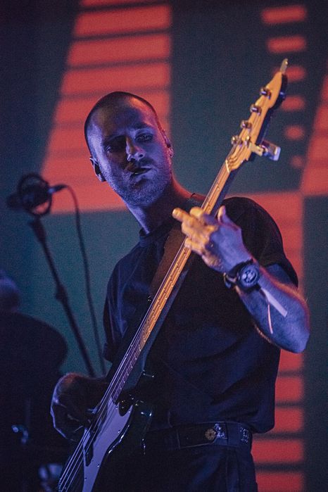 Lekcje gry na gitarze basowej