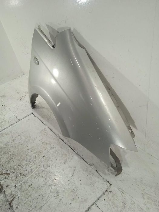GUARDA-LAMAS FRONTAL DIREITO FIAT IDEA 2004
