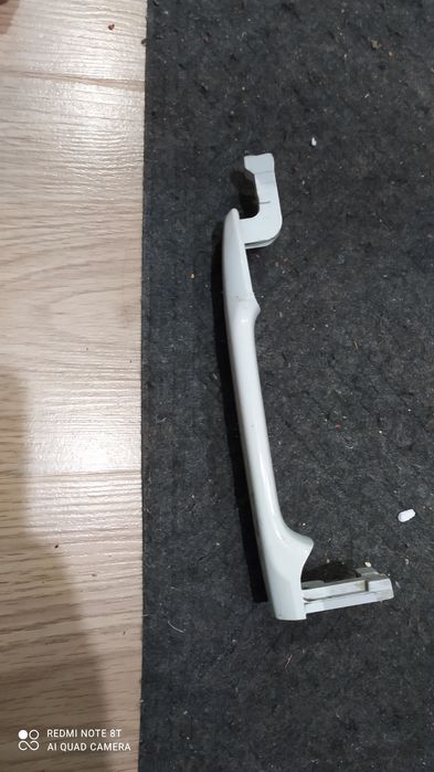 Ручка митсубиси аутлендер