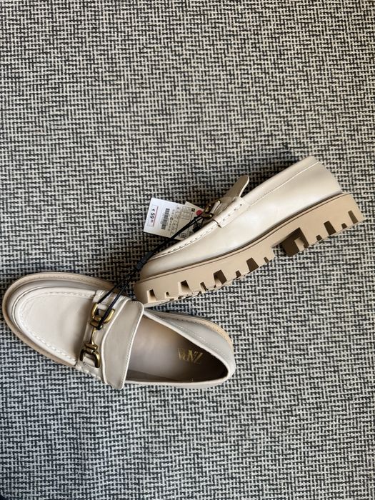 Нові шкіряні лофери туфлі Zara 38 розмір