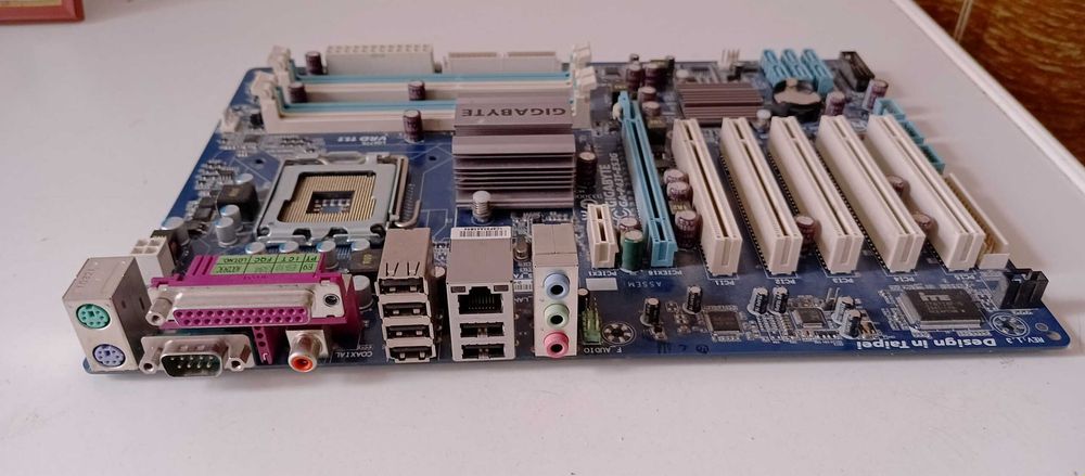 материнская плата gigabyte ga-p43t-es3g