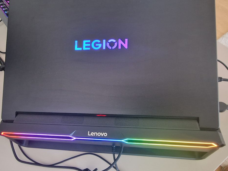 Lenovo Pro 7i Ultra 9  32GB RTX 5080 16GB GDDR7