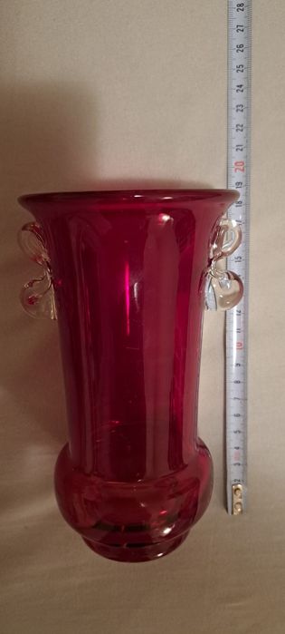 Wazon czerwony Tarnowiec Tarnów kokardki