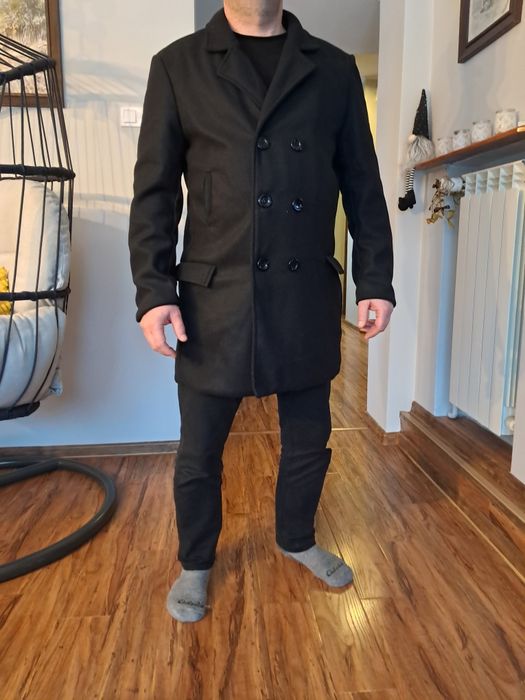 nowy czarny męski płaszczyk według metki L ale to raczej M