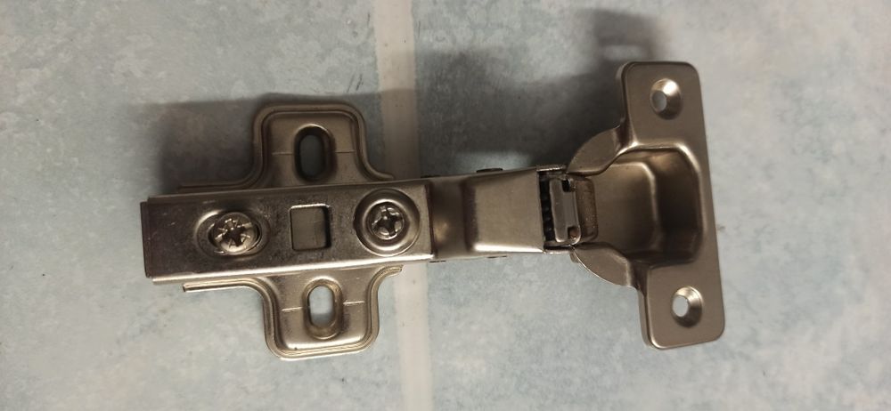 Zawias meblowy hydrauliczny