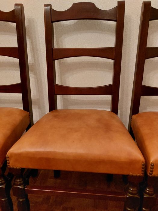 Cadeiras Novas de resina e Cadeiras madeira maciça