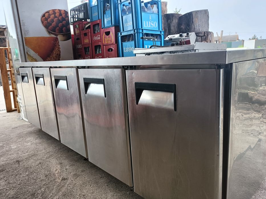 Bancada refrigerada 5 portas em inox