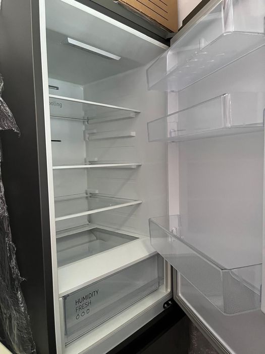 Frigorífico Combinado Samsung (No Frost - 185.3 cm - 340 L - Inox)