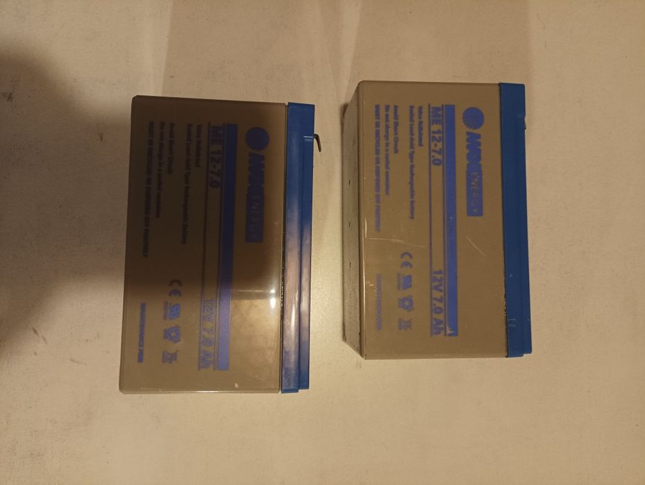 Baterias de 12 V-7Ah,em bom estado,mas vão sem carga, marca MAX Energy
