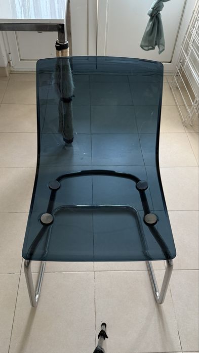 Mesa com 4 cadeiras para  sala de estar