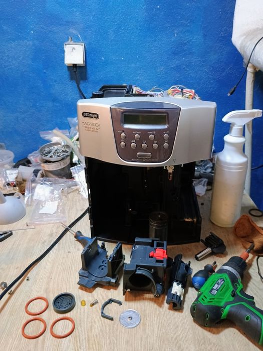 Naprawa serwis ekspresów DeLonghi Saeco Philips Siemens Nivona Bosch