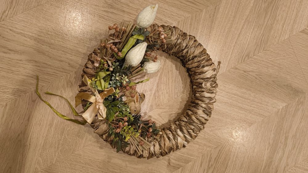 Wianek na drzwi wiosna Wielkanoc