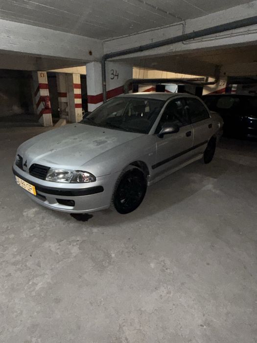 Vendo Mitsubishi carisma 1.9 diesel — photo 3