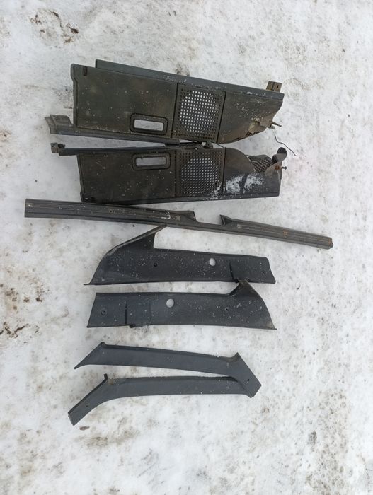 Пластик багажника