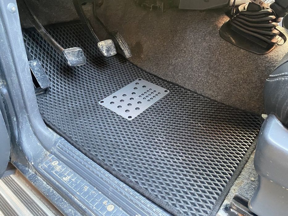 Nissan Patrol Y60 Коврики EVA (черные) 5 штук (передние и задние) (г)