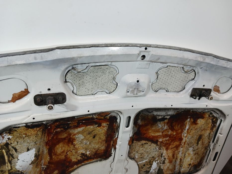 Capot VOLVO 440 K (445)