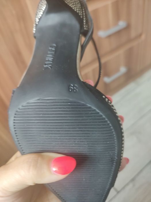 Damskie eleganckie buty na wysokim obcasie