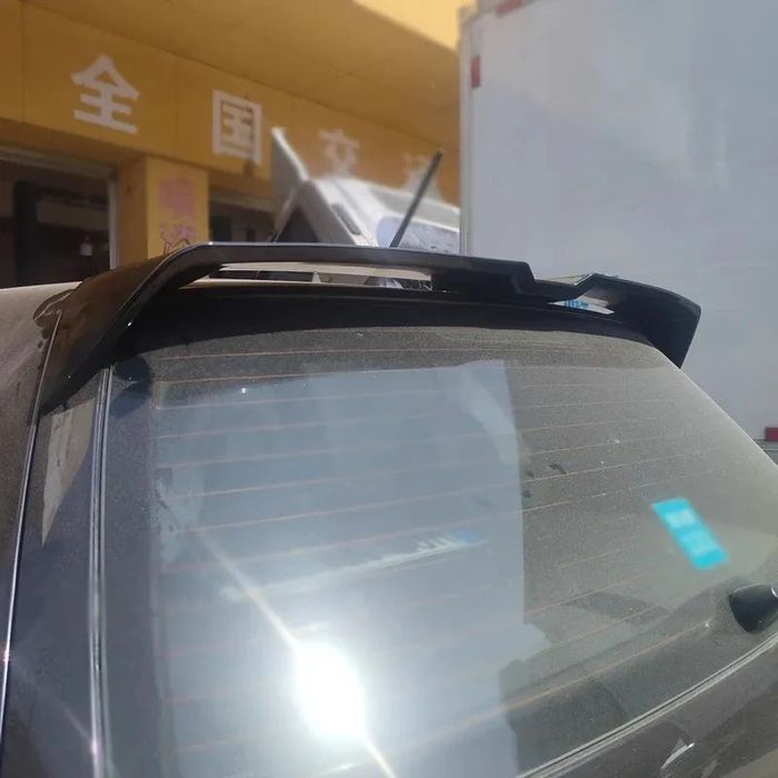 Aileron / lip / spoiler traseiro em plástico ABS (por pintar ou em preto piano brilhante) para VW Golf 4, 3/5 portas hatchback 1998-2004