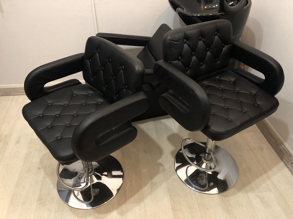 Продам парикмахерское кресло