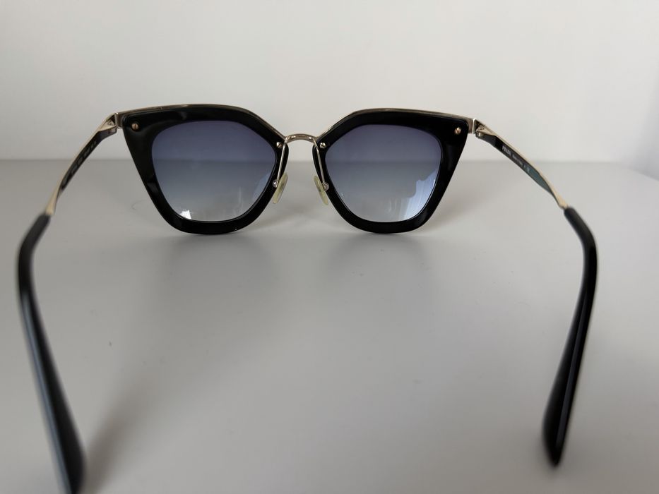 Okulary przeciwsloneczne PRADA