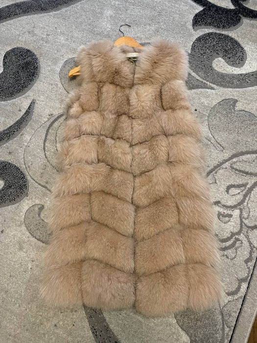 Хутряний жилет з песця