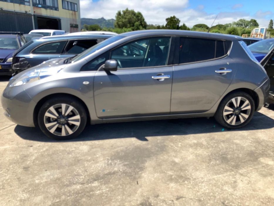 Nissan Leaf para peças
