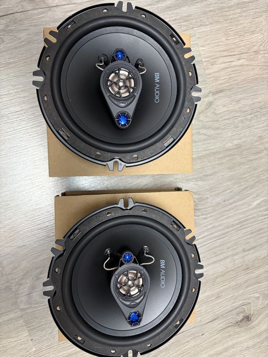 Продам  комплект динамиков для авто