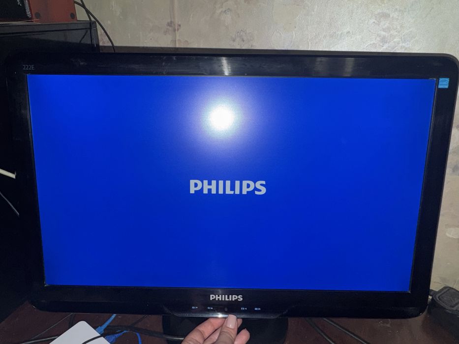 Монитор Philips 222E 21.5" Full HD — рабочий, есть нюанс