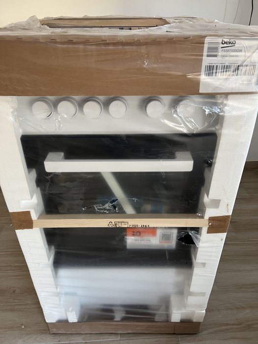 Kuchenka elektryczna z piekarnikiem