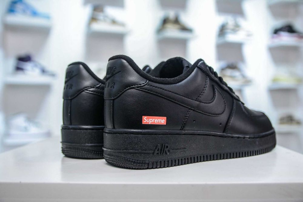Nike Air Force 1 Supreme R. 39