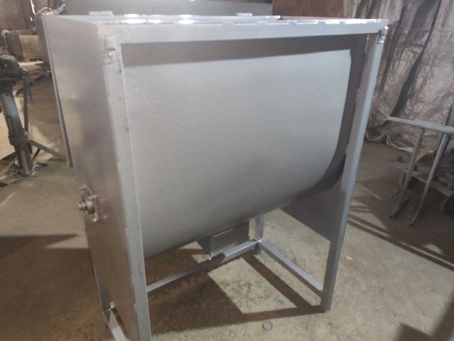 Кормозмішувач, Кормосмеситель 200 литрів, шнек, змішувач для зерна