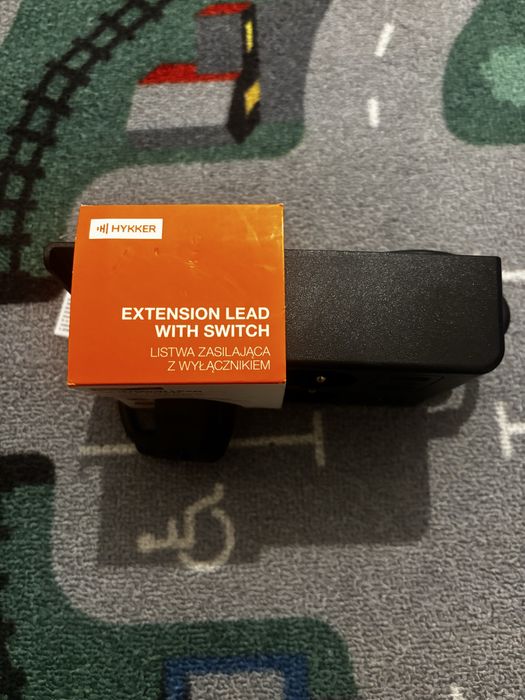 Przedłużacz 1,5 m czarny Hykker 4 gniazdka + 2 x USB, USB-C