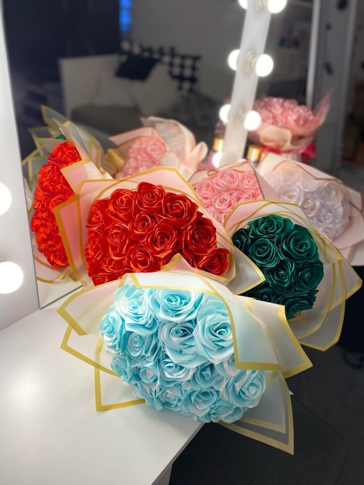 Bukiety roz ze wstazki satynowej prezent hit roze