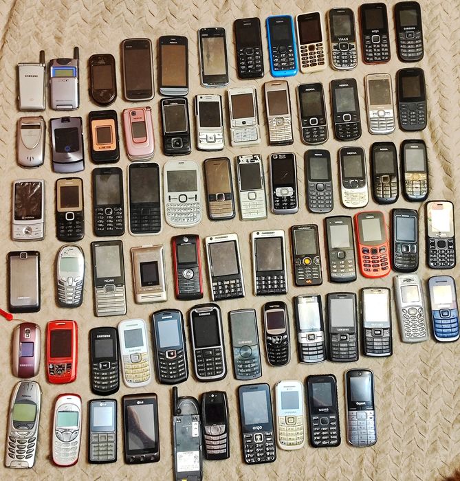 Колекція телефонів раритетних, нокіа, самсунг, Соні та інші всі разом