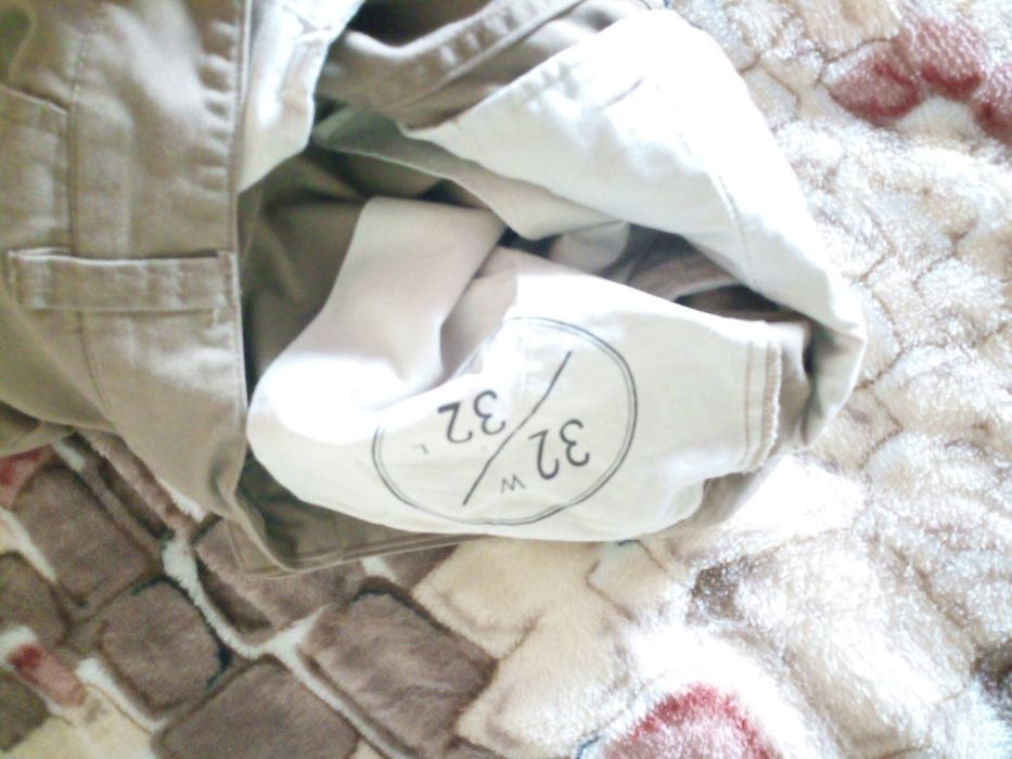 Мужские бежевые джинсы