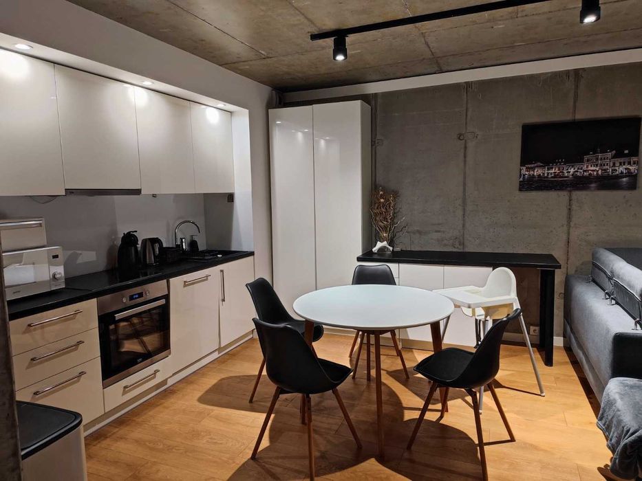 Wynajmę apartament 3 pokoje 70 m2 - Bulwary 1