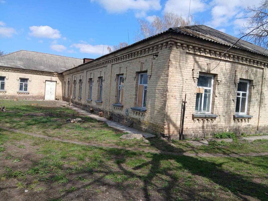 Продаж комерційного приміщення, площа 696 кв. м